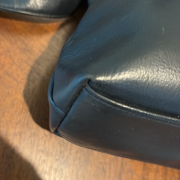 Koltov  shoulder bag  vegan leather navy blue  brushed Silvertone hardware  EUC - Picture 11 of 15